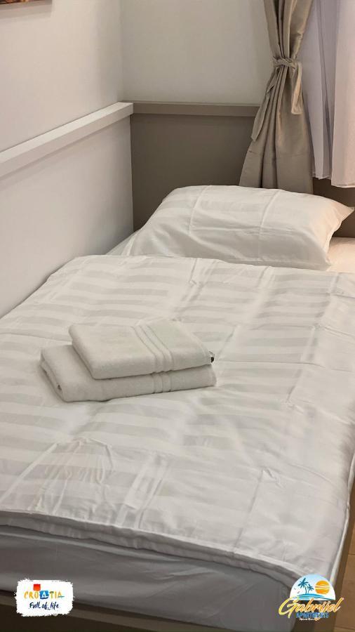 Gabrijel Apartments Makarska 1 Экстерьер фото